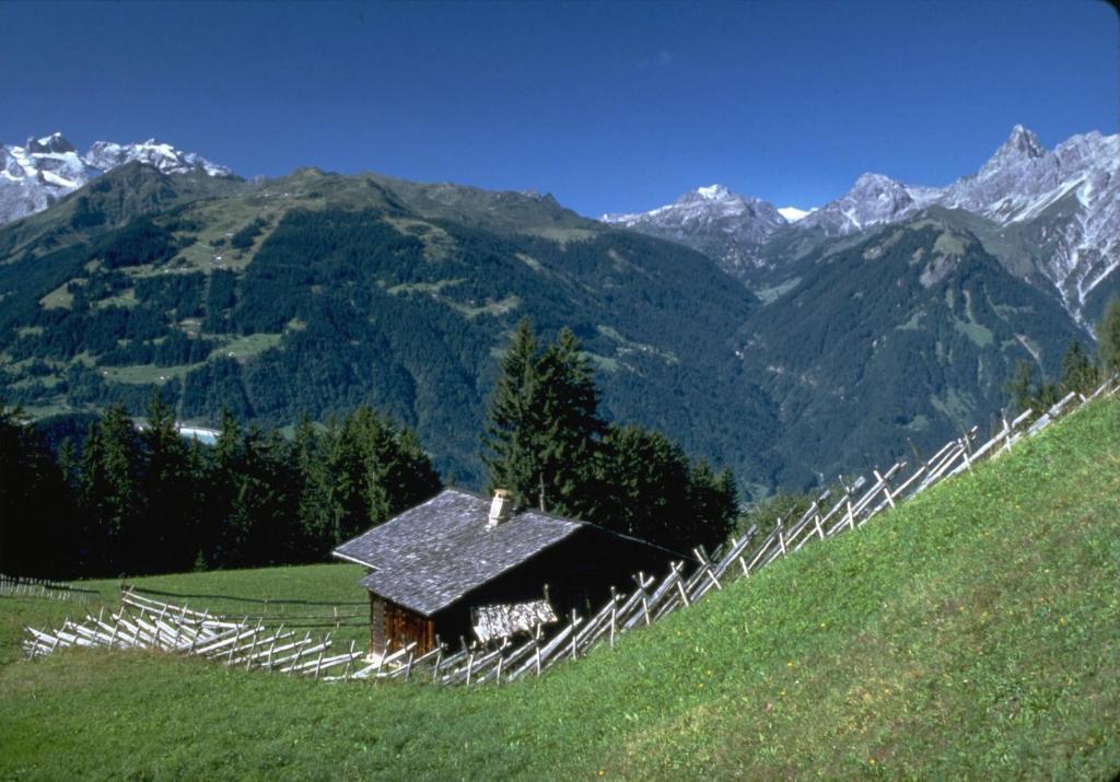 Апартаменты Haus Tschofen Шрунс Экстерьер фото